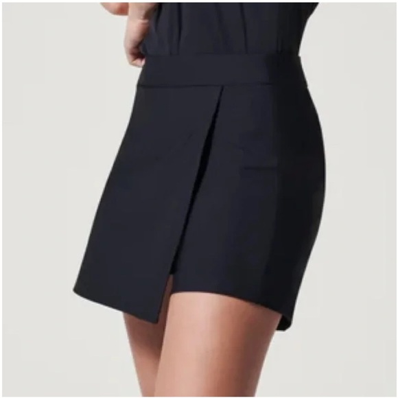 SPANX 6 Inch Sunshine Skort Very Black Size M - Picture 1 of 11